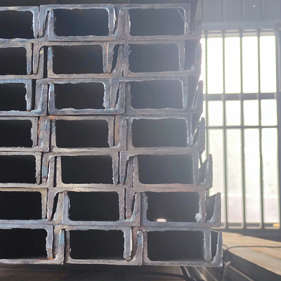 JIS S235JR Canale in acciaio zincato con rivestimento in zinco 50 * 50 mm Barra del canale in acciaio al carbonio