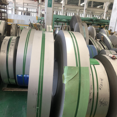 Rotolo di nastro inossidabile 201 della laminazione a caldo un uso 2000mm di 202 industrie
