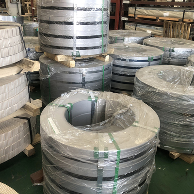 Rotolo di nastro inossidabile 201 della laminazione a caldo un uso 2000mm di 202 industrie